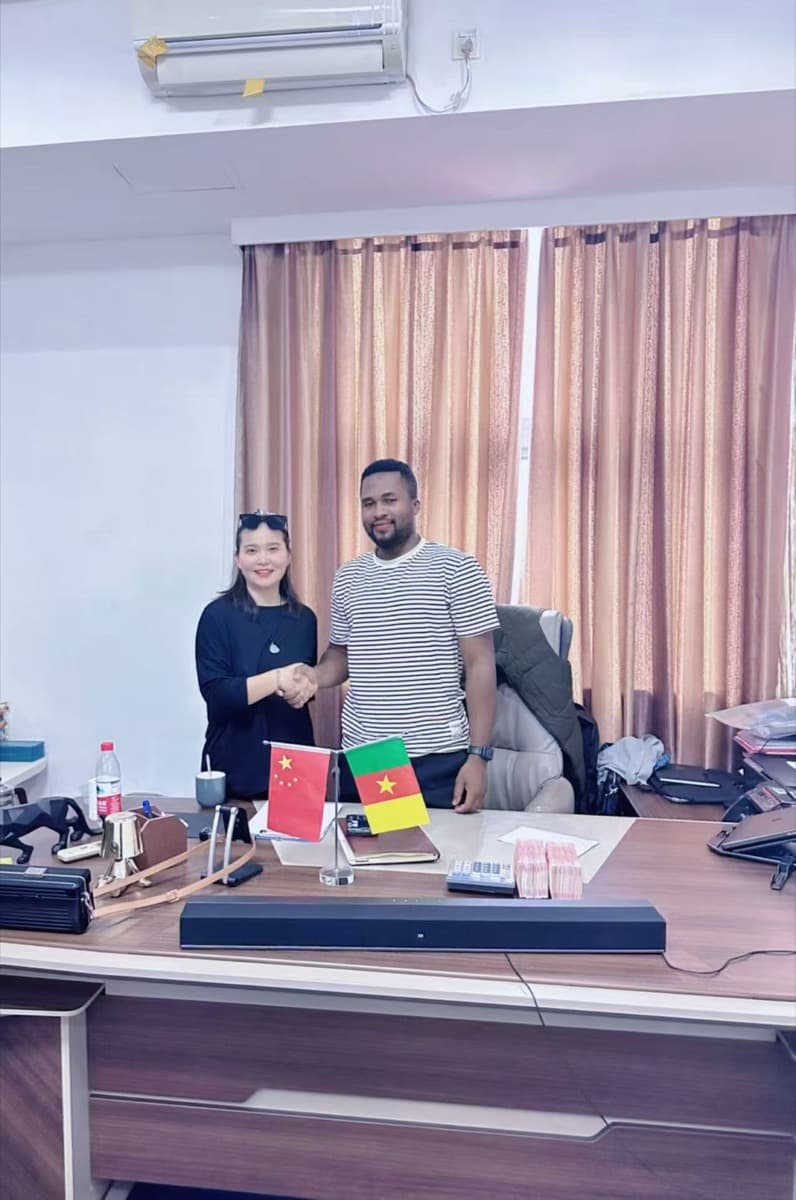 Customer cooperation photo with Jiaxin Fiber